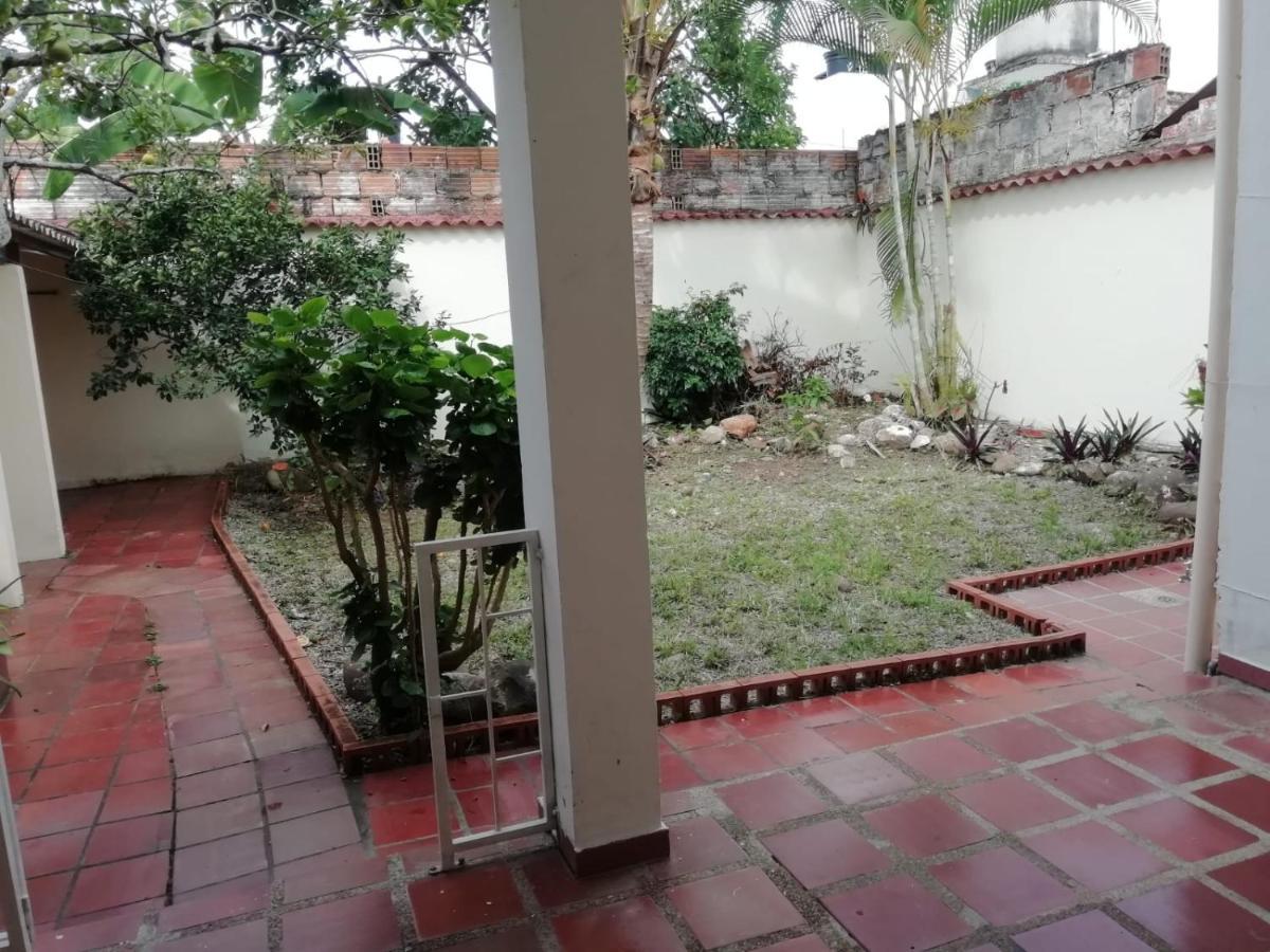 Сasa de vacaciones Agradable Casa Vacacional Cerca Al Centro De *
